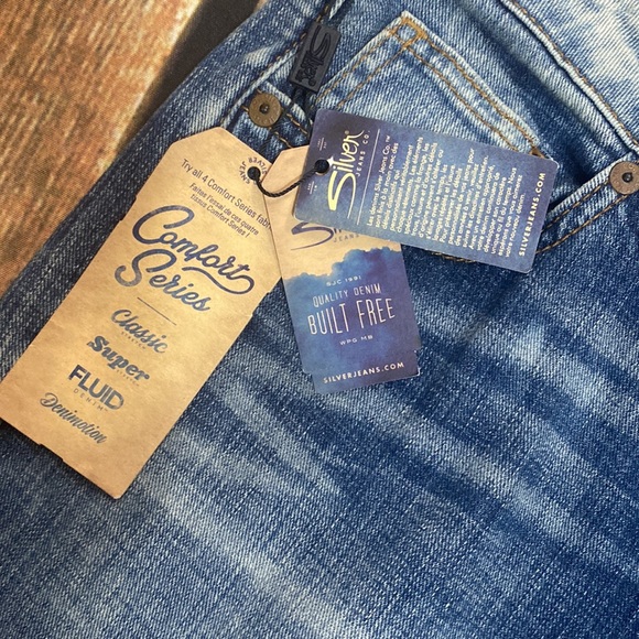 GirlFriend Jeans - Picture 4 of 7